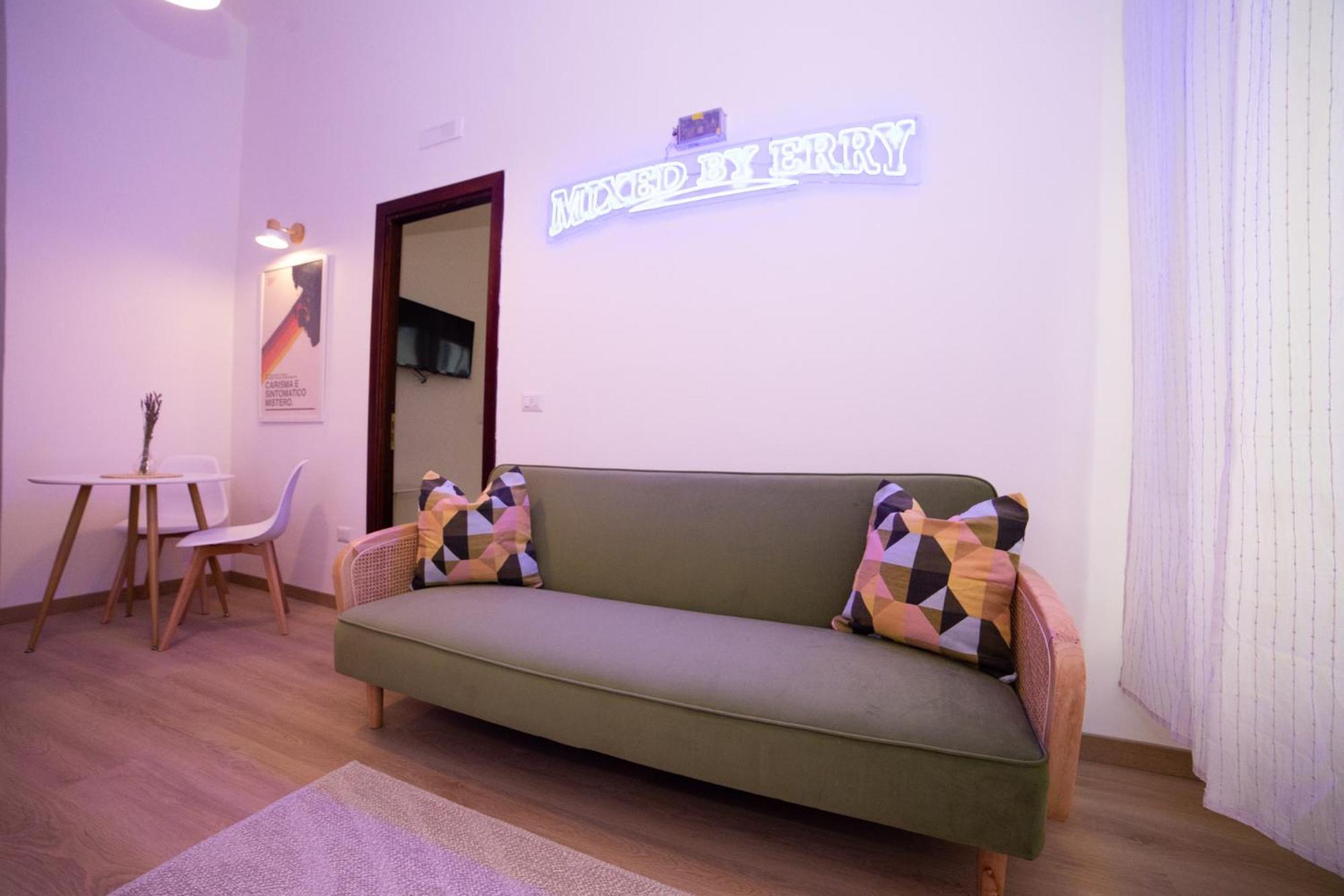 B&B 4Cella ナポリ エクステリア 写真